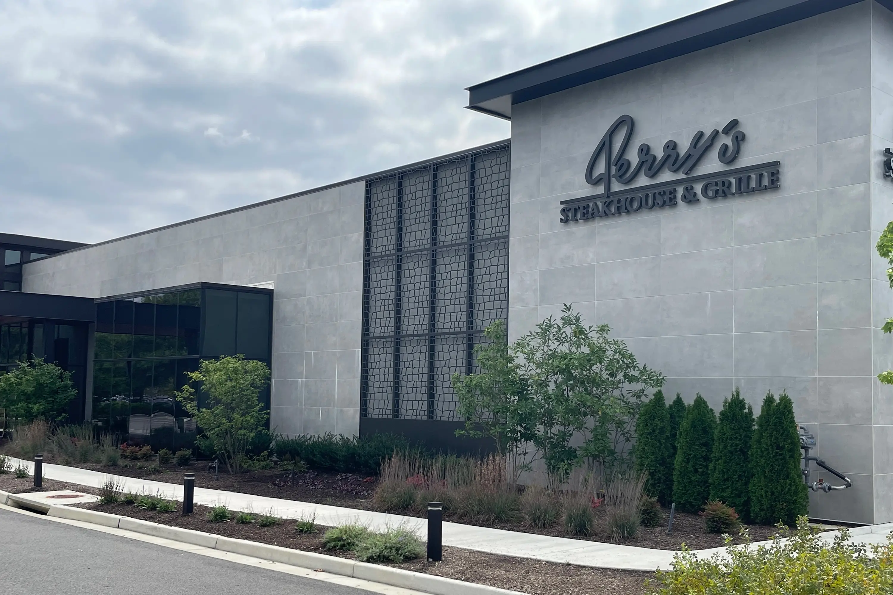 The outside of Perry's Steakhouse & Grille
