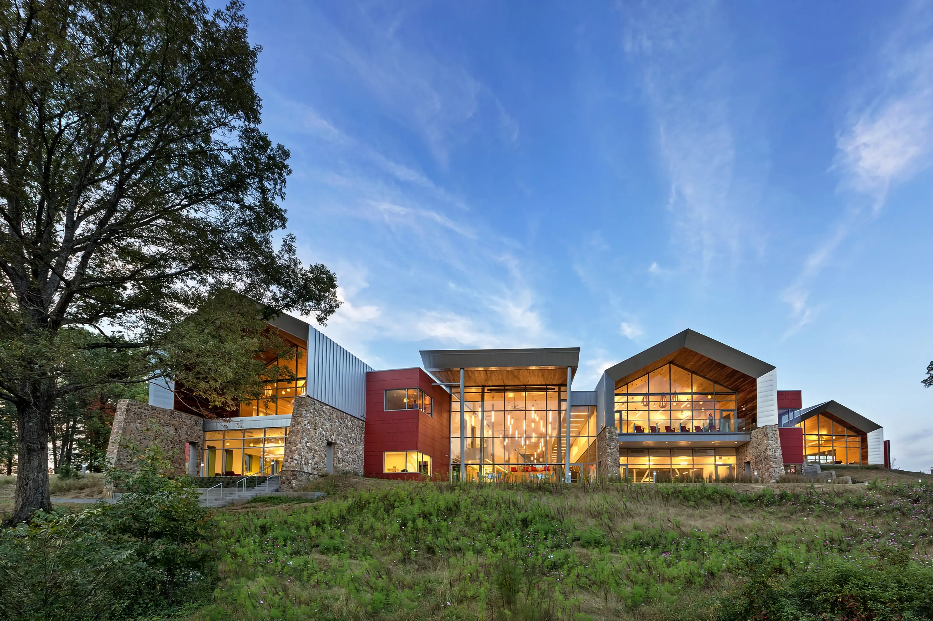 The back of the Henrico County Public Library
